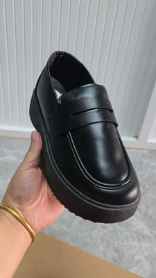 Lace-up shoes for women